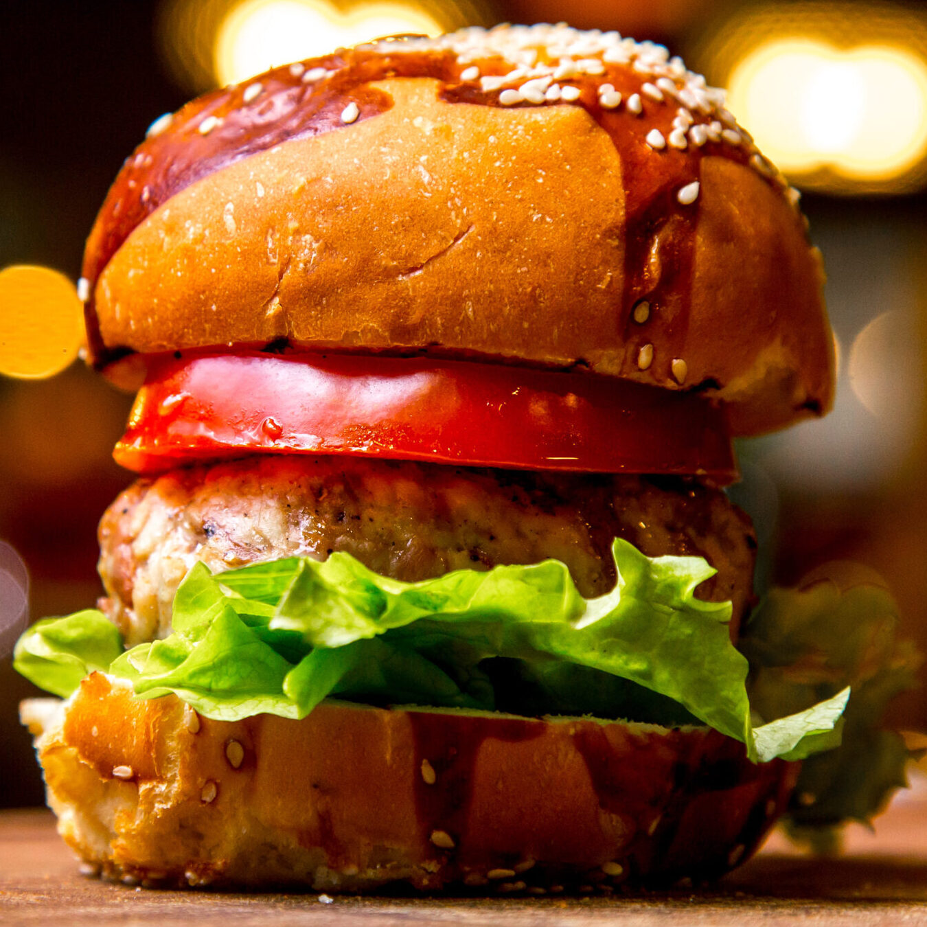 Home 4 chicken burger wooden board side view 1 scaled e1750059912447